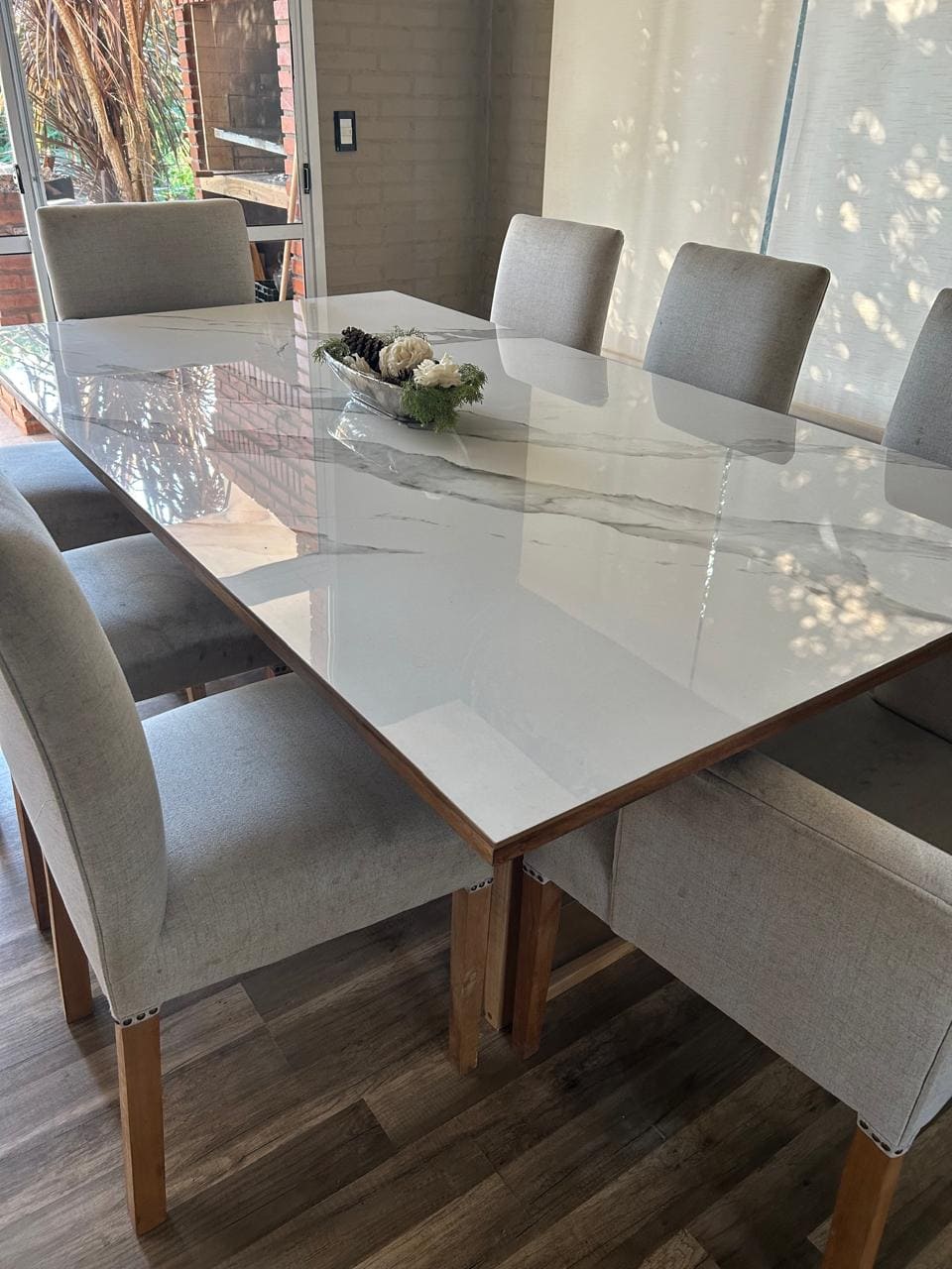 Mesa de porcelanato para interior y exterior modelo 1