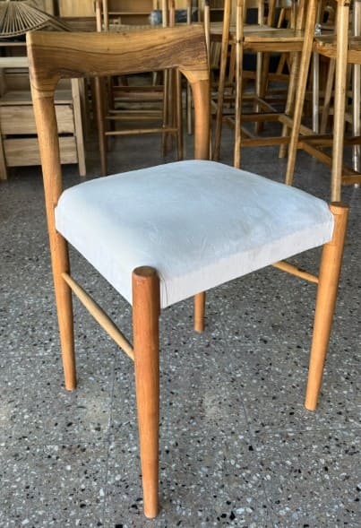 Silla tapizada y cabecero artesanal modelo 6