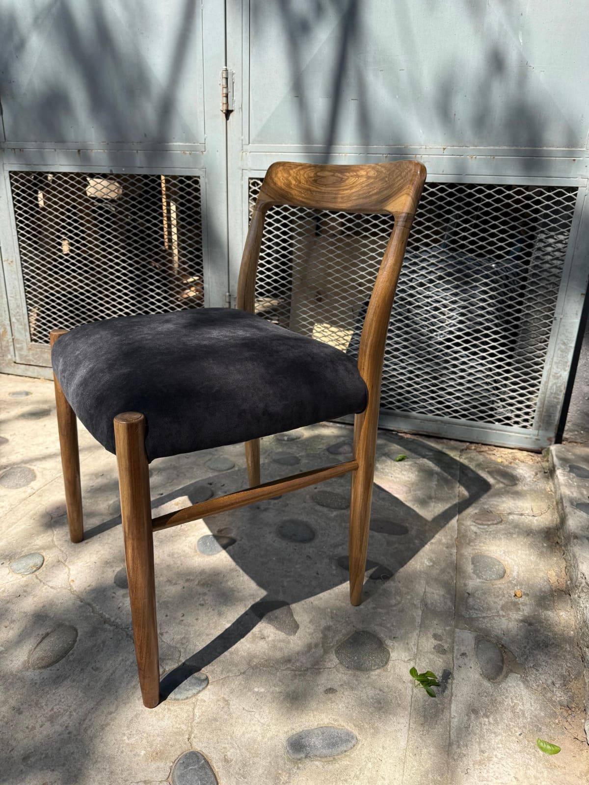 Silla tapizada y cabecero artesanal modelo 7